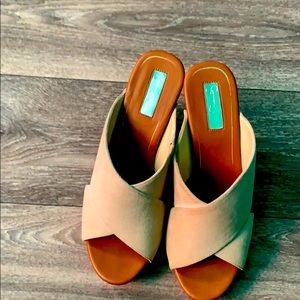 Jessica Simpson Suede Tan Wedges